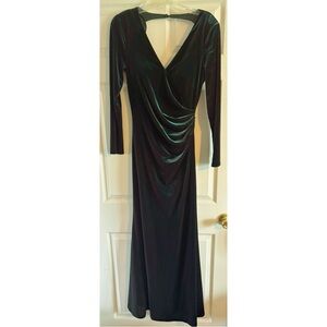 Elegant Green Velvet Evening Dress